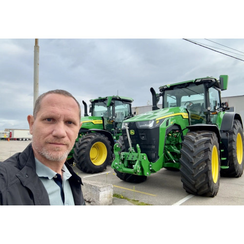 Колесный сельскохозяйственный трактор John Deere 8R 340