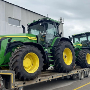 трактор John Deere 8R 340